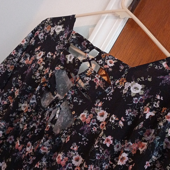 Dress - Picture 4 of 5